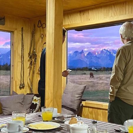 Bed and Breakfast Vista Al Paine - Refugio De Aventura Торрес-дель-Пайне Экстерьер фото