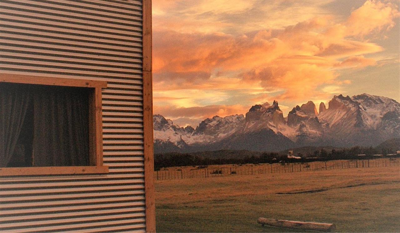 Bed and Breakfast Vista Al Paine - Refugio De Aventura Торрес-дель-Пайне Экстерьер фото