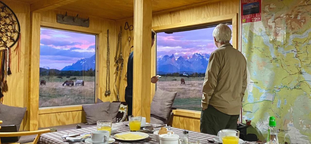 Bed and Breakfast Vista Al Paine - Refugio De Aventura Торрес-дель-Пайне Экстерьер фото