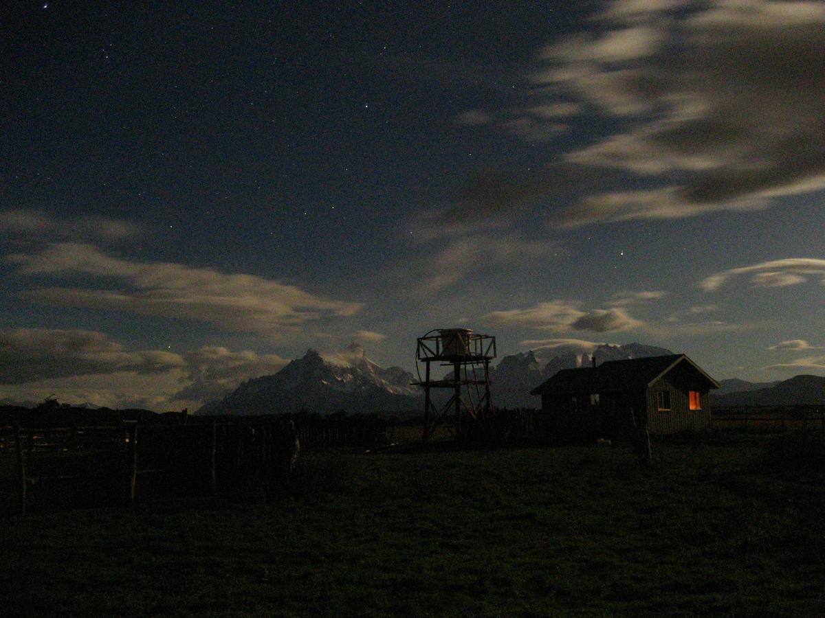 Bed and Breakfast Vista Al Paine - Refugio De Aventura Торрес-дель-Пайне Экстерьер фото